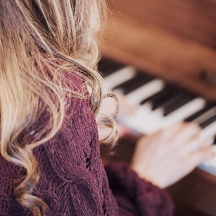 ¿Piano de cola, de pared o digital? Algunos trucos de decoración